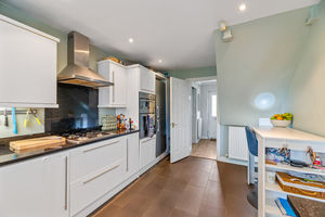 Kitchen/Breakfast Room- click for photo gallery